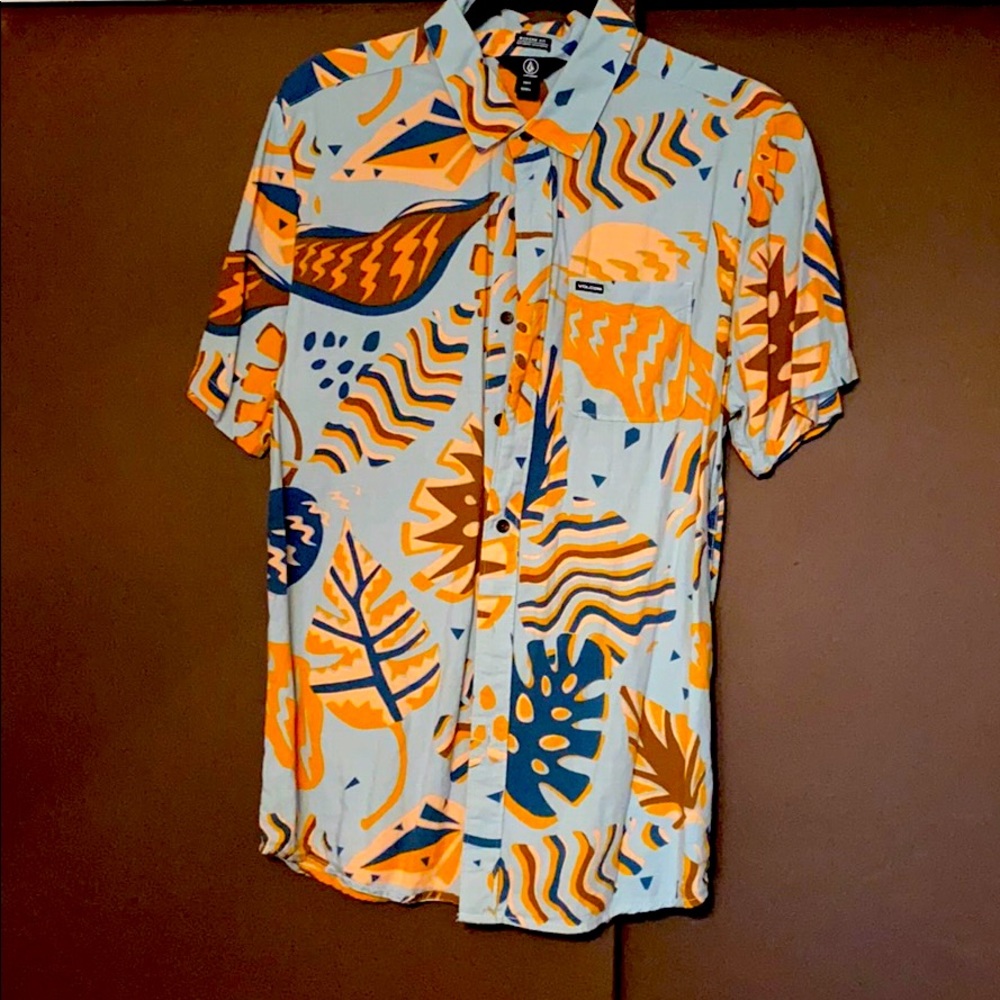 Stylish Volcom casual shirt